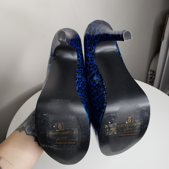 Bordello - Picture 6 of 7